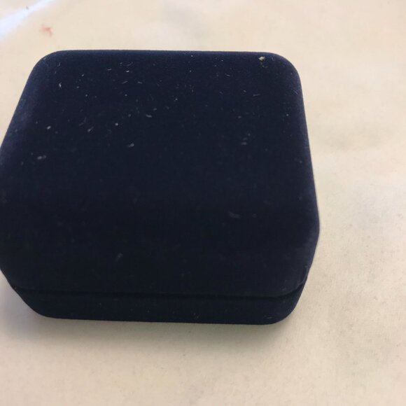 10K Diamond Accent Initial Pendant "L" In Velvet Box By Avon - Picture 6 of 15